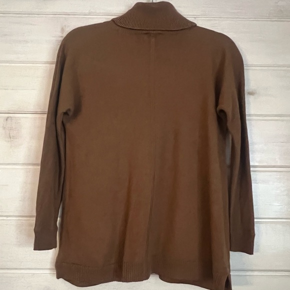 Talbots PURE MERINO WOOL Brown Turtleneck Tunic Sweater Size Medium Petite - Picture 2 of 7